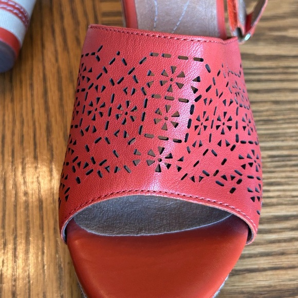 Clarks Zia Graze Platform Women's Orange Leather Cut-Out Sandals Size 11 - Picture 13 of 15